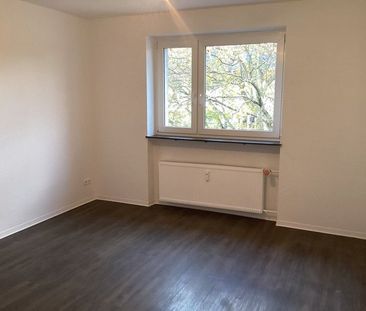 Eine schöne 3-Zimmer-Wohnung mit Balkon sucht neue Mieter! - Foto 1