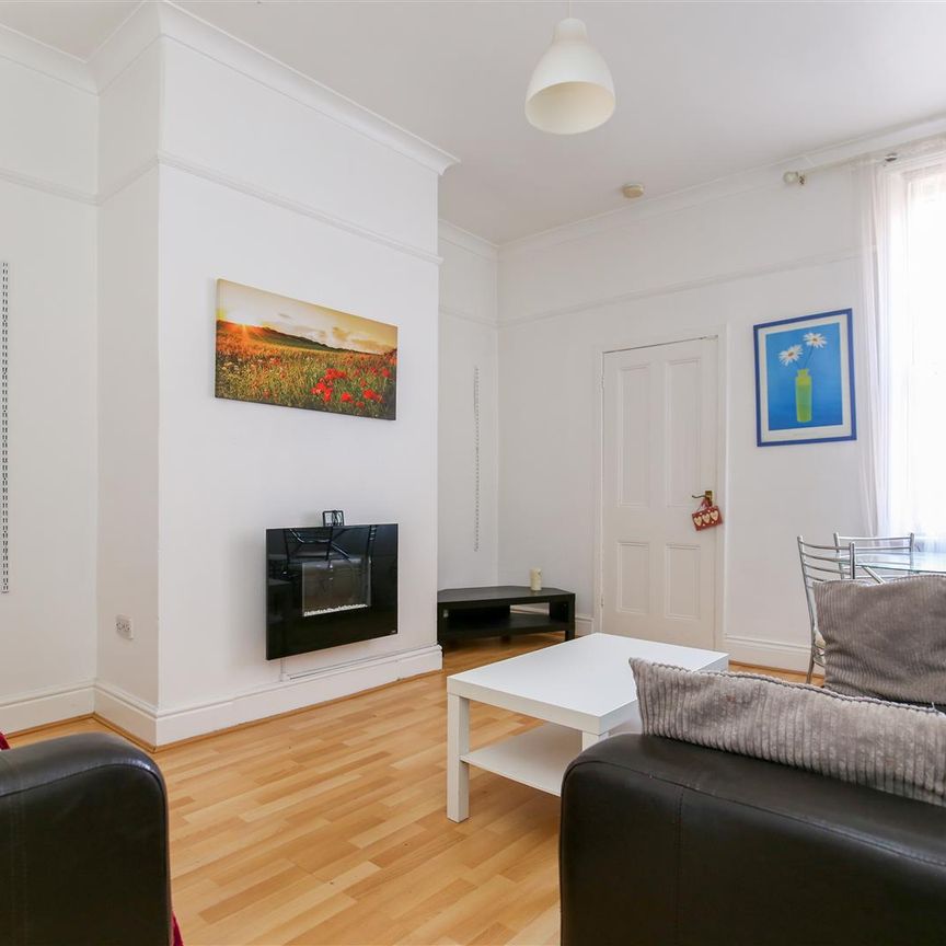 2 bed flat to rent in Simonside Terrace, Newcastle Upon Tyne, NE6 - Photo 1