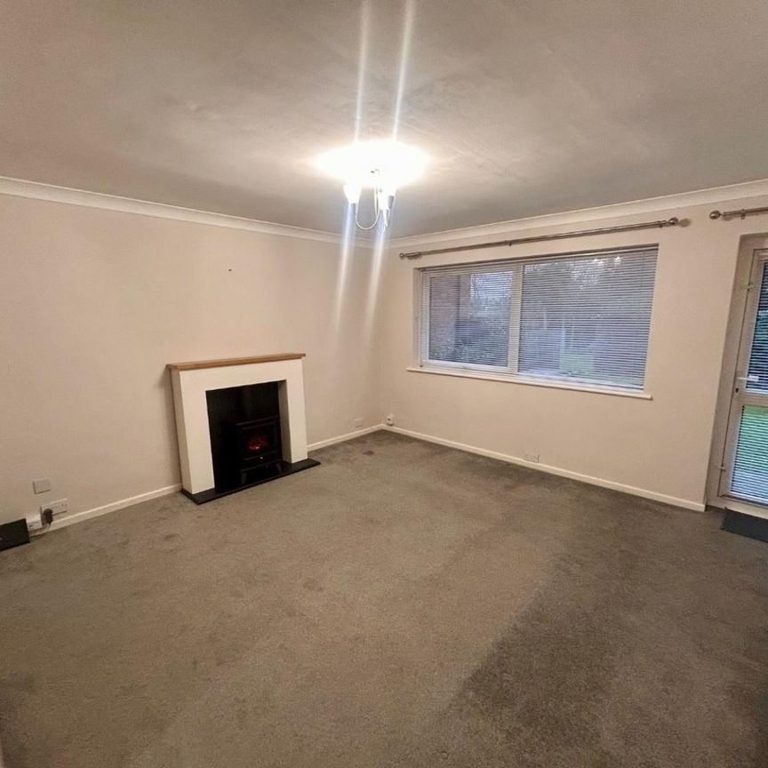 2 bedroom Flat To Let - Photo 1