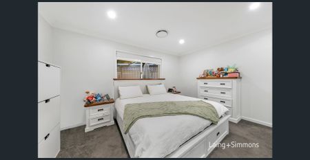 Freshly updated three-bedroom family home - Photo 5