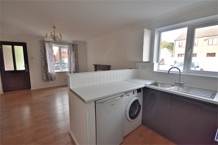 2 bedroom ground floor flat to rent - Photo 4