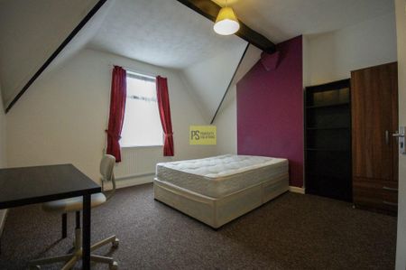 4 bedroom flat to rent - Photo 4