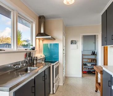 Property Management20 Woodvale Road, Glen Eden - House for Rent - Photo 2