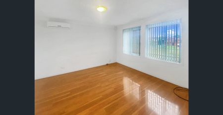 Spacious Family Living in Prime Glenwood Location - Photo 3