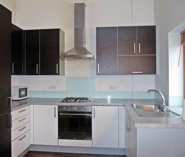 Hainault Bridge Parade, Hainault St, IG1 - Photo 1