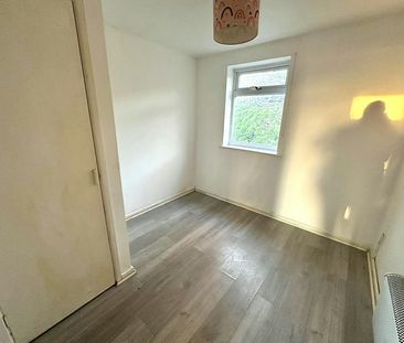 Flat to rent on - Photo 4