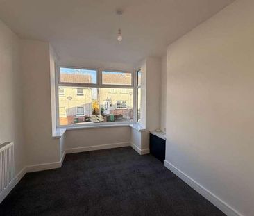 Pencoed Avenue, Cefn Fforest, Blackwood, NP12 - Photo 4