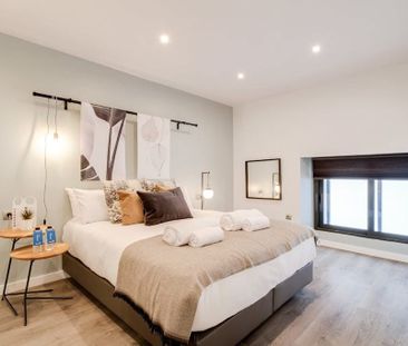 Carrer de Verdi, Barcelona, Catalonia 08012 - Photo 6