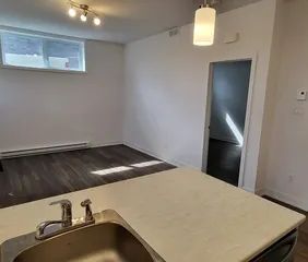 1 room apartment of 74m² in Gatineau - Photo 2