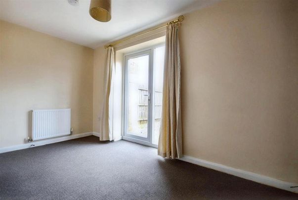 2 bedroom end of terrace house to rent - Photo 1
