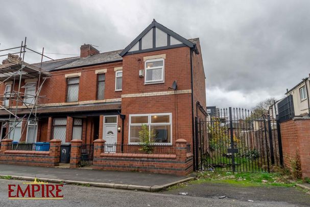 1 bedroom in a house share to rent - Photo 1