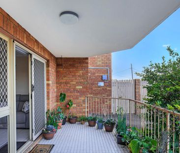 Ground Floor, Low Maintenance Unit - Photo 5