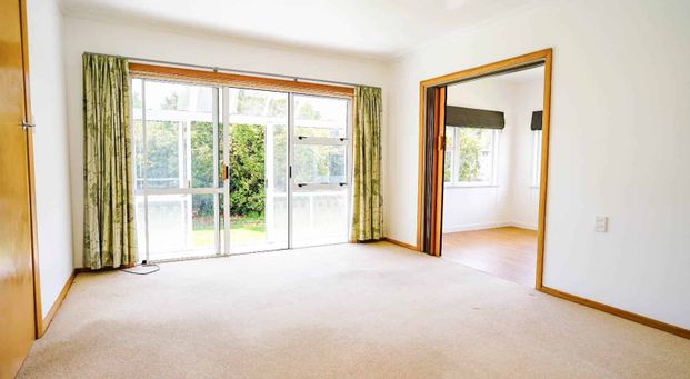 Beautifully Renovated Large Family Home - Photo 1