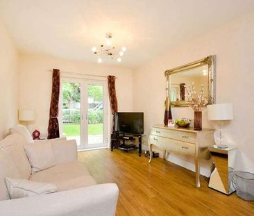 Golden Manor, Hanwell, W7 - Photo 2