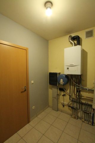 Gelijkvloers appartement met 1 slaapkamer - ondergrondse staanplaats en kelderberging - Foto 5