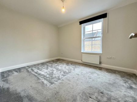 2 bedroom terraced house to rent - Photo 4