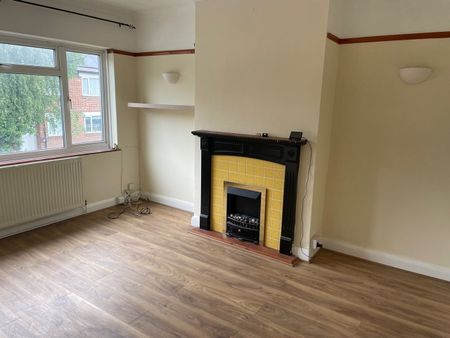 2 Bed Maisonette, Alexandra Close, HA2 - Photo 2
