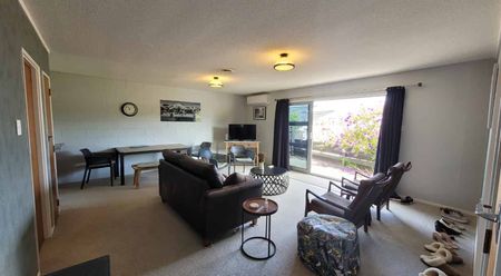 Fully furnished 2 bedroom - Photo 2