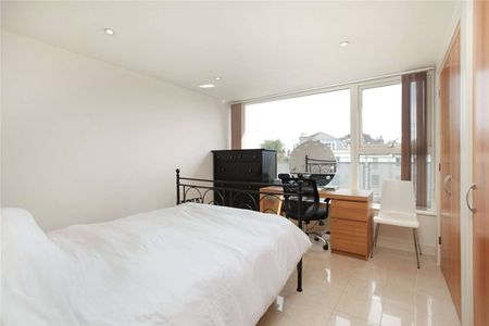 A superb two double bedroom unfurnished apartment - Photo 5