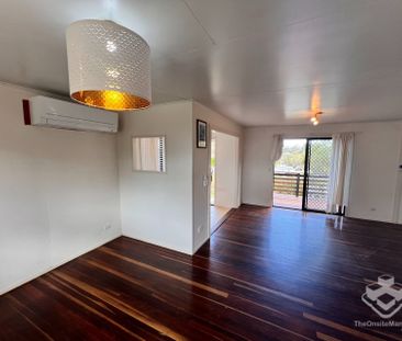 Beautiful 3 Bedroom Family Home, Walking distance to Bray Park Stat... - Photo 3