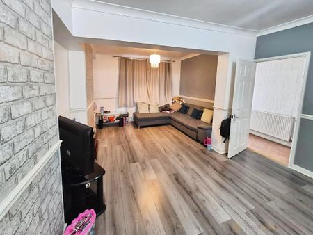 3 bedroom terraced house to rent - Photo 4