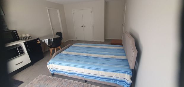 Ready to move - in fully Furnished Studio Unit - Photo 1