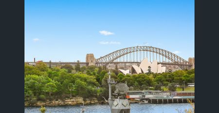 Boutique 1 bedroom apartment with shared courtyard. - Photo 3