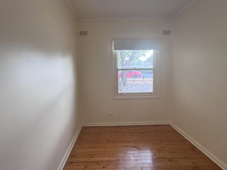 Three bedroom home - Photo 2