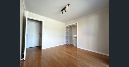 LOVELY THREE BEDROOM HOME - Photo 4