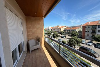 T2 na 1º linha da Praia da Barra com terraço vista mar!