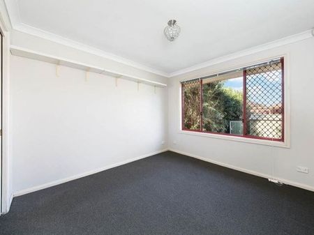LOW MAINTENANCE VILLA - Photo 3