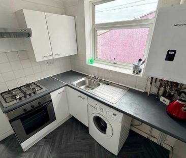 2 bedroom flat to rent - Photo 3