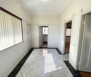 3 BEDROOM HOUSE - Photo 5