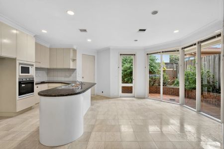 Charming Glen Iris Home in Quiet Leafy Pocket - Photo 2