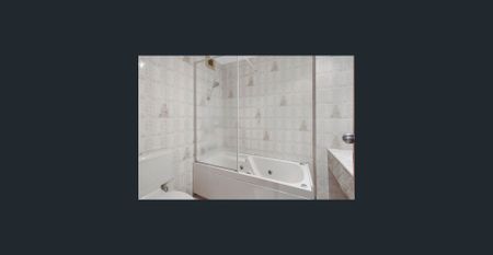 ✨ Beautiful one bedroom unit with own private sun room | Water Included ✨ - Photo 4