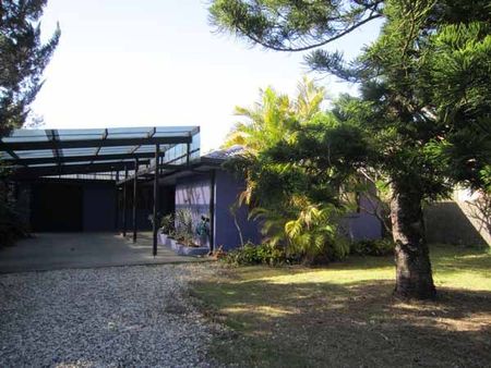 Beachside Suffolk Family Home - Photo 3