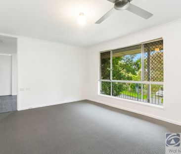 4 BEDROOM HOUSE - Photo 1