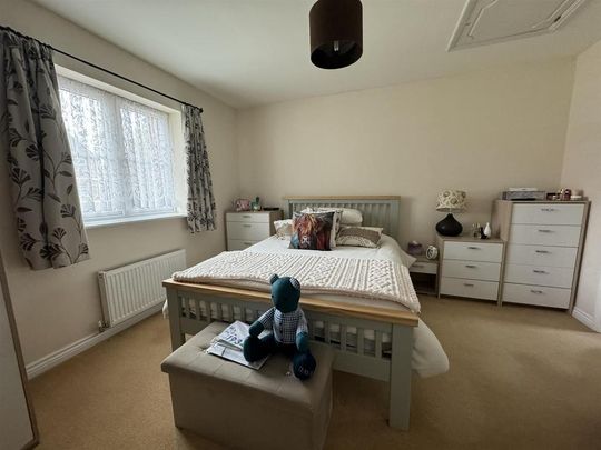 2 bedroom coach house to rent - Photo 1