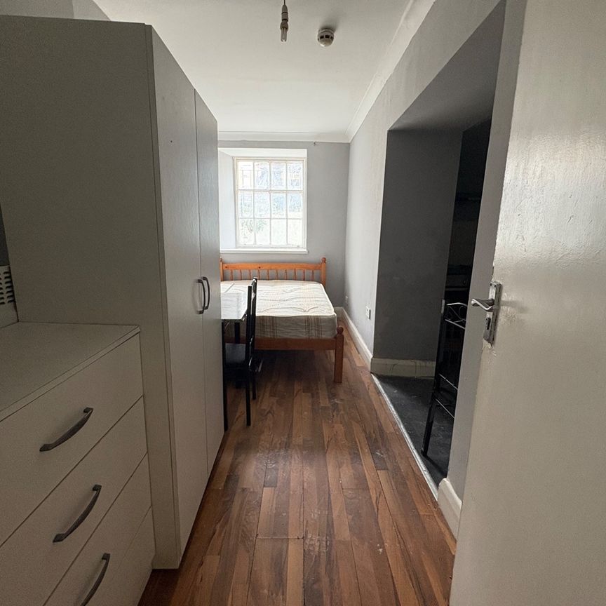 Studio Flat, Bruce Grove, N17 - Photo 1