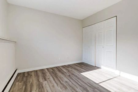 - 1 Bedroom at Ashford Manor - Photo 3