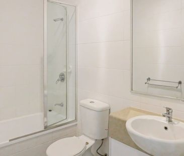 Leafy Outlook - 3 Minute Walk to Beach and Cafes! - Photo 3