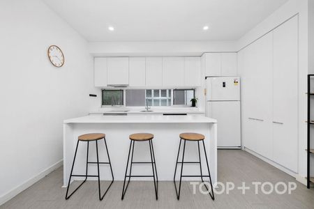 Modern City Living - Walk to Everything! - Photo 5