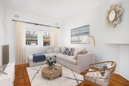 Beautifully Presented Apartment in Popular North Bondi - Photo 3