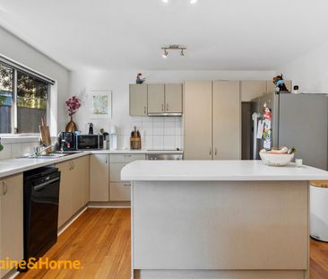 Generous Family Townhouse - Photo 6