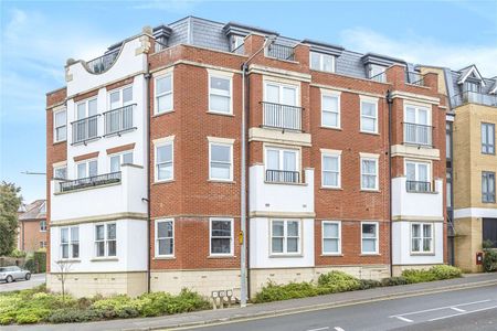 A luxury apartment in an exclusive central Sevenoaks location - Photo 4