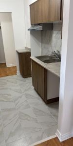 Boucherville grand 5 1\2 libre immédiatement, $1680\mois tout rénové - Photo 4