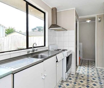 PAPAKURA, 3 BEDROOMS - Photo 1