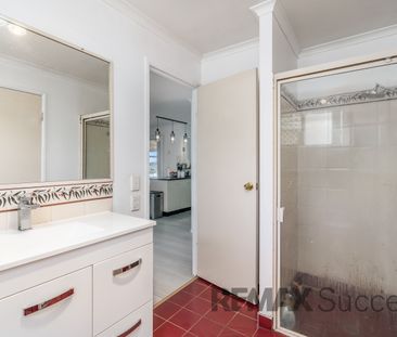 18 Batch CRT, Harristown QLD 4350 - House For Rent | Domain - Photo 3