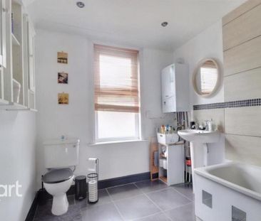 2 bedroom terraced house to rent - Photo 3