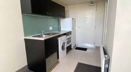 SPLIT-LEVEL STUDIO APARTMENT - Photo 4